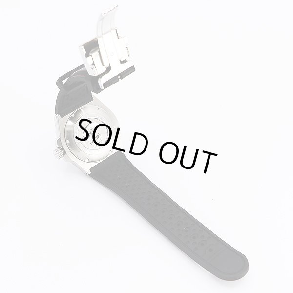 チュチマ　Ｍ２セブン　６１５５－７　赤文字盤　ラバーベルト状態　裏面