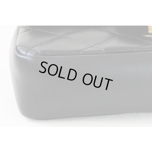 シャネル　ミニフラップバック AS3456 ブラック／GP金具（ハート付）　底拡大