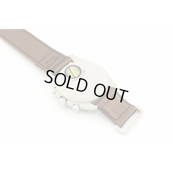 オメガ　スピードマスター　スウォッチコラボ　Ｓ０３３Ｔ１００　グレー文字盤　布ベルト状態裏面