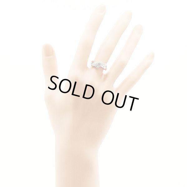 ポーラ　PT900 ダイアイリリング 0.52ct 6.80g　装着イメージ