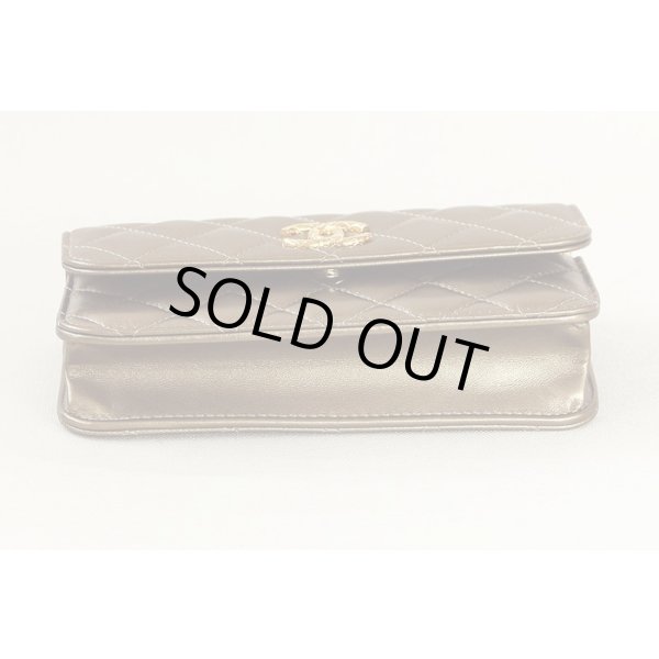 シャネル　フラップフォンケース AP3106 ゴールド／GP金具　底