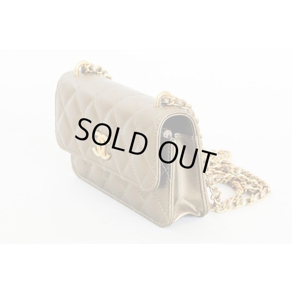 ☆ホワイトゴールド金具☆CHANEL フラップ フォンケース シャネル マトラッセ フラップ フォーンケース ホワイト
