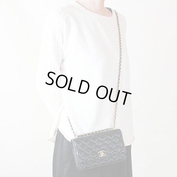 シャネル　チェーンウォレット AP3102 ブラック／GP金具　掛けたイメージ(2)