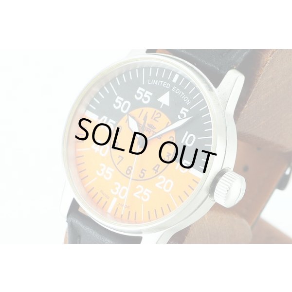 フォルティス　フリーガーコクピット　６４５．１０　黒／橙文字盤　サイド拡大