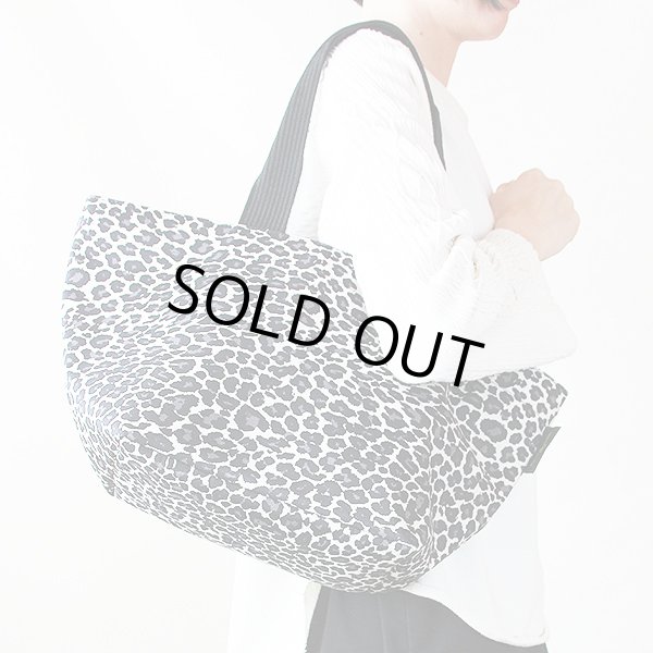 エルベシャプリエ　ナイロン舟型ショルダーML 1028F パンサーブラン　掛けたイメージ