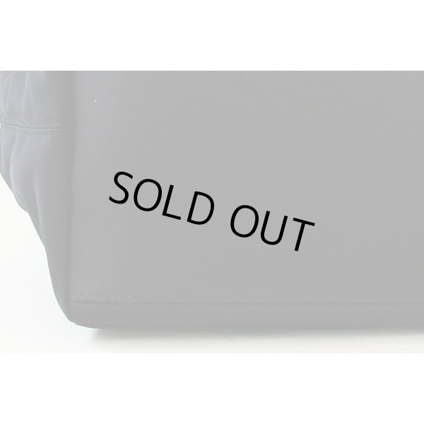 バレンシアガ ネイビー スモールカバス 339933210K41090 ブラック　底拡大