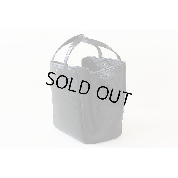 セリーヌ スモール フォールドカバ ブラック　サイド