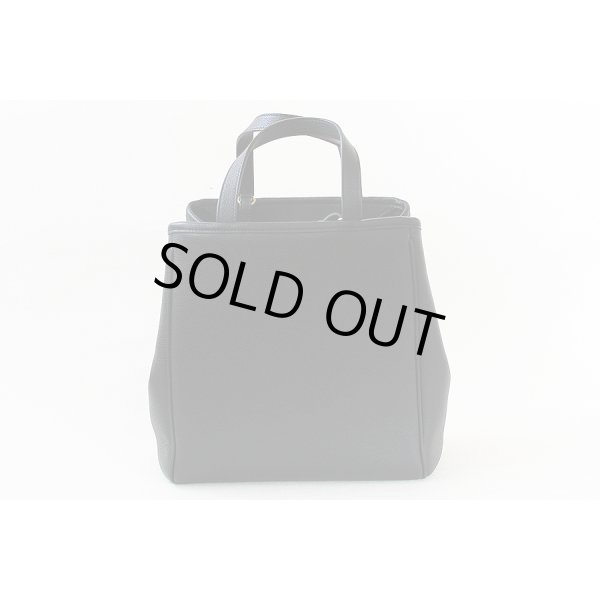 セリーヌ スモール フォールドカバ ブラック　裏面