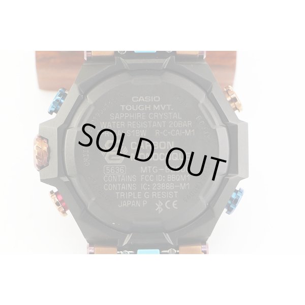 カシオ　Ｇショック　ＭＴＧ－Ｂ２０００ＸＭＧ　レインボーマウンテン ５６３６　裏面拡大