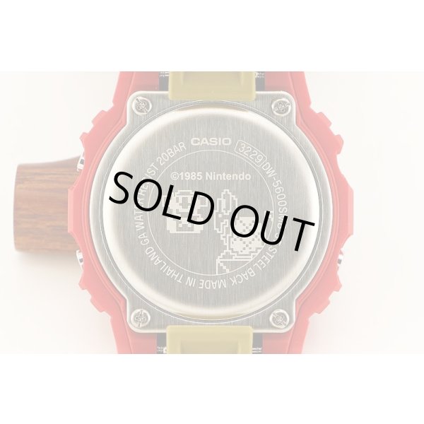 カシオ　Ｇショック　ＤＷ－５６００ＳＭＢ　３２２９　デジタル文字盤　裏面拡大