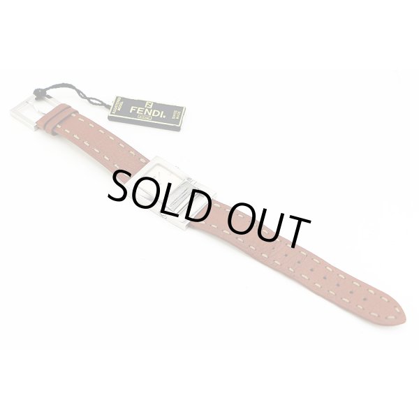 フェンディ　００８－５２００Ｇ　ベージュ文字盤　革ベルト状態　表面