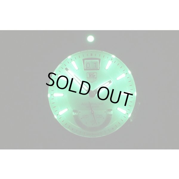 タグホイヤー　アクアレーサー　グランデイト　ＷＡＦ１０１１　銀文字盤　ライト暗闇