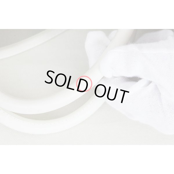 セリーヌ スモール バーティカルカバ 191542CIM．01BC タン／ホワイト　ハンドルくすみ汚れ