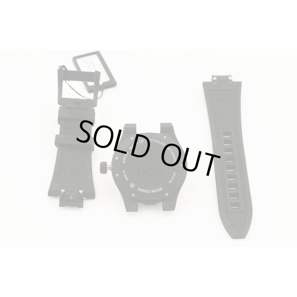 モーリス・ラクロア　アイコン　＃タイド　ＡI２００８　黒文字盤　ラバーベルト外したイメージ