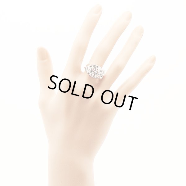 K18WG ダイアイリリング 1.32ct 10.00g　装着イメージ