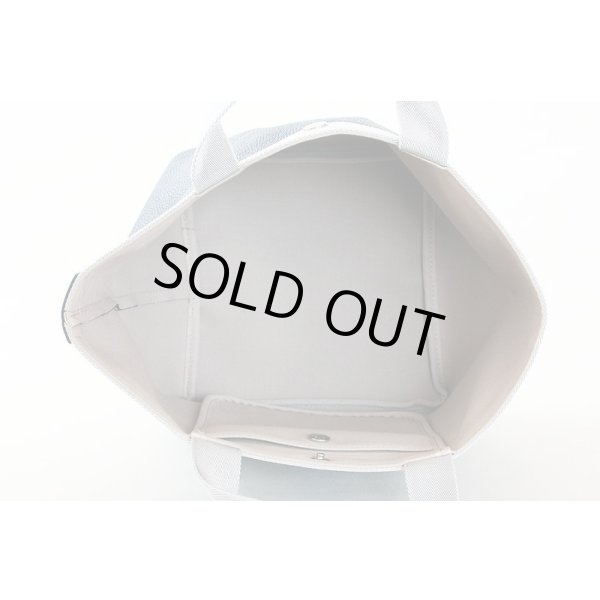 エルベシャプリエ　リュクス舟型トートM 707GP ネイビー／シルバー　中身