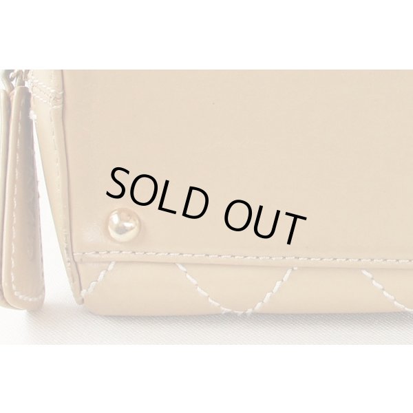 シャネル　ワイルドステッチ ハンドバック ベージュ　底拡大