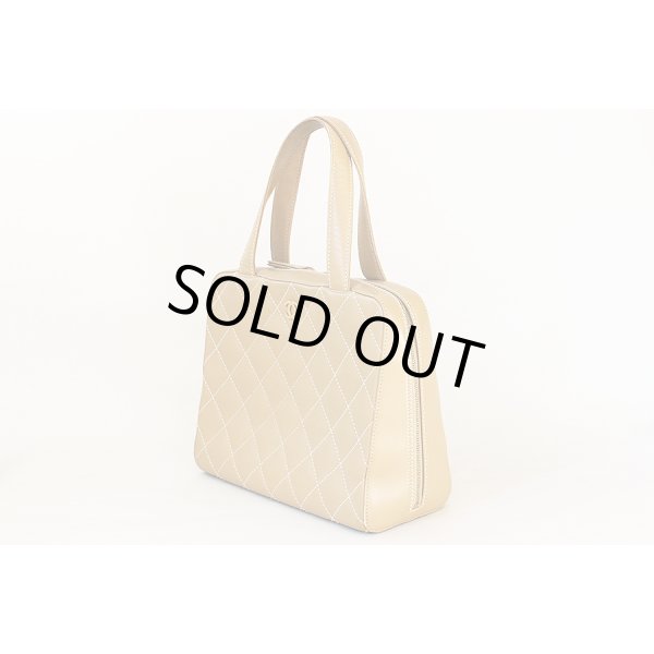 シャネル　ワイルドステッチ ハンドバック ベージュ　サイド