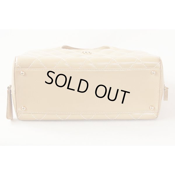 シャネル　ワイルドステッチ ハンドバック ベージュ　底