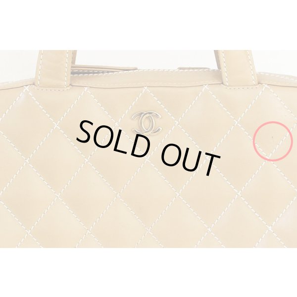 シャネル　ワイルドステッチ ハンドバック ベージュ　拡大