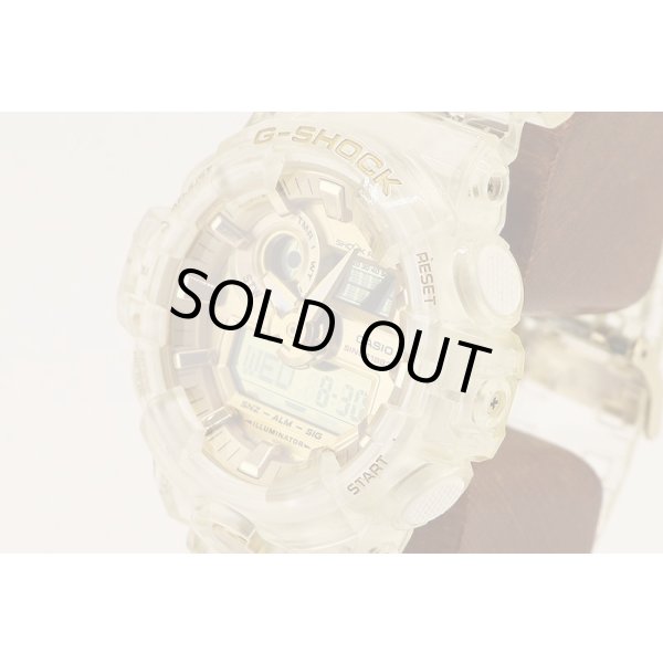 カシオ　Ｇショック　ＧＡ－７３５Ｅ　５５２２　デジアナ金文字盤　サイド拡大