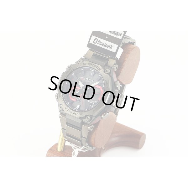 カシオ　Ｇショック　ＭＴＧ－Ｂ２０００ＹＢＤ　５６３６　黒文字盤　一部赤　サイド