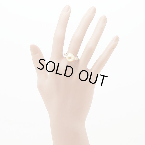 タサキ　K18 ゴールデンパールダイアイリリング 11.80mm 0.12ct 6.40g　装着イメージ