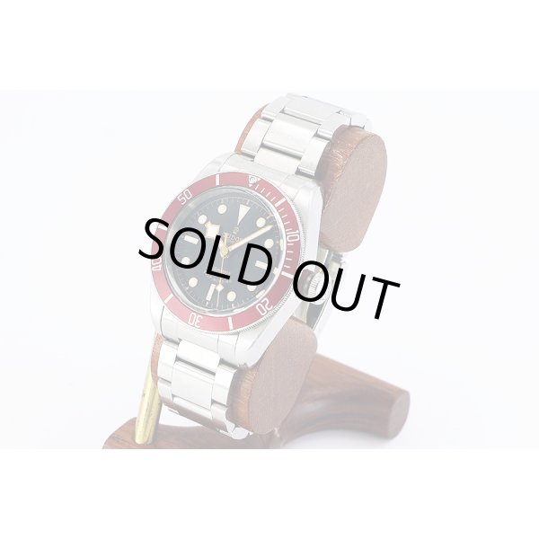 チューダー　ヘリテージブラックベイ　７９２２０Ｒ　黒文字盤　赤ベゼル　サイド