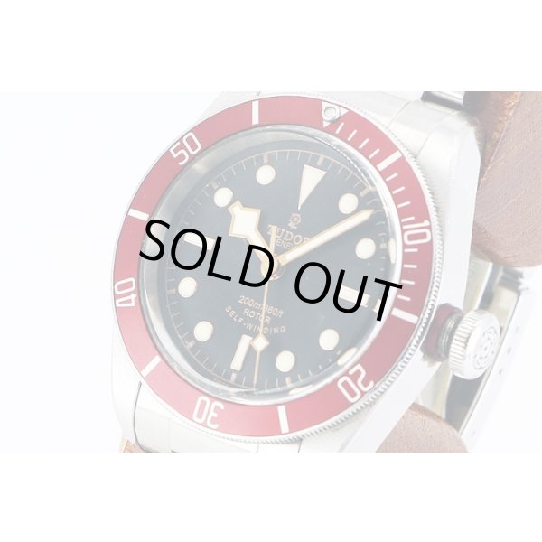 チューダー　ヘリテージブラックベイ　７９２２０Ｒ　黒文字盤　赤ベゼル　サイド拡大