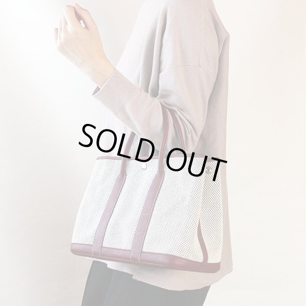 エルメス　ガーデンパーティTPM アイボリー／ダークブラウン／ルージュ　掛けたイメージ