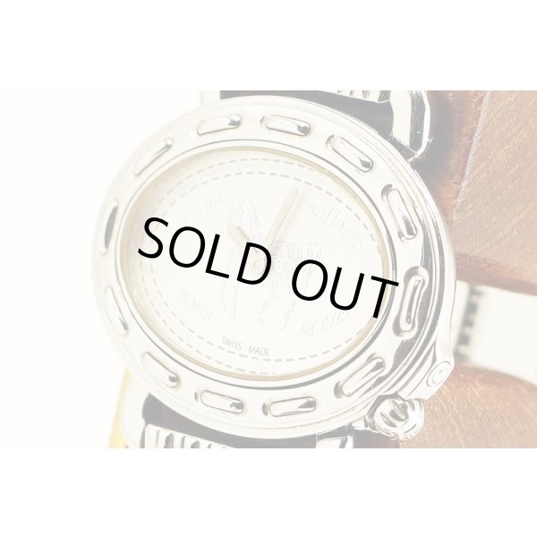 フェンディ　セレリア　８３００Ｍ　オーバル　白文字盤　サイド拡大