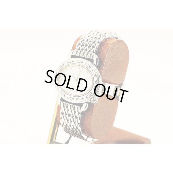 フェンディ　セレリア　８３００Ｍ　オーバル　白文字盤　サイド