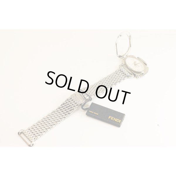 フェンディ　セレリア　８３００Ｍ　オーバル　白文字盤　ブレス状態