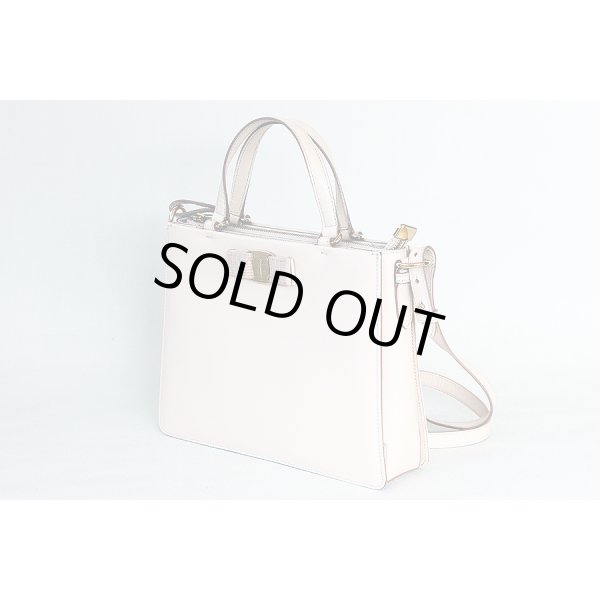 サルヴァトーレフェラガモ　ヴァラ 2WAYハンドバック　AB-21E298 ピンク　サイド