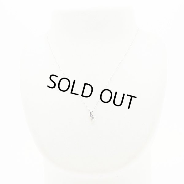 ヴァンドーム　K18WG ダイアイリペンダントネックレス 2.20g　装着イメージ