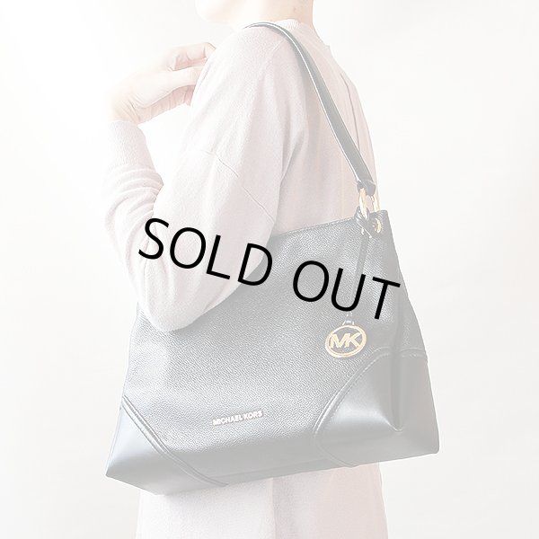 マイケルコース　ショルダーバック 35T9GNIL2L ブラック　掛けたイメージ