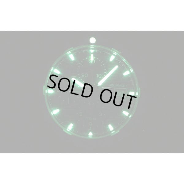 タグホイヤー　アクアレーサー キャリバ１６ クロノグラフ　ＷＡＹ２１１２　紺文字盤　ライト暗闇