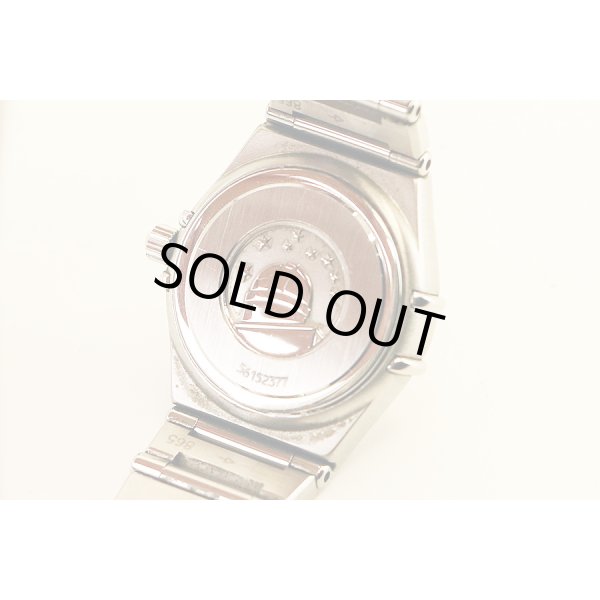 オメガ　コンステレーションミニ　１５６２．３０　銀文字盤　裏面拡大