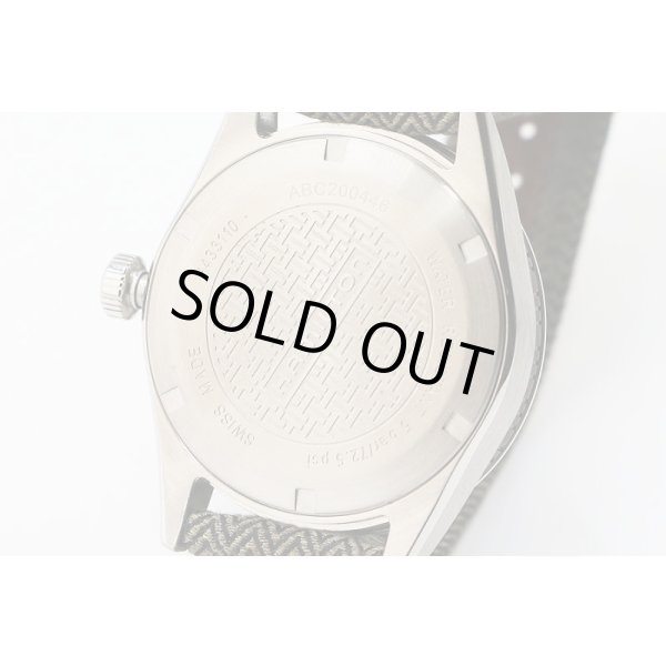 ハミルトン　ブロードウェイ　デイデイト　Ｈ４３３１１０　銀文字盤　茶ストライプ　裏面拡大