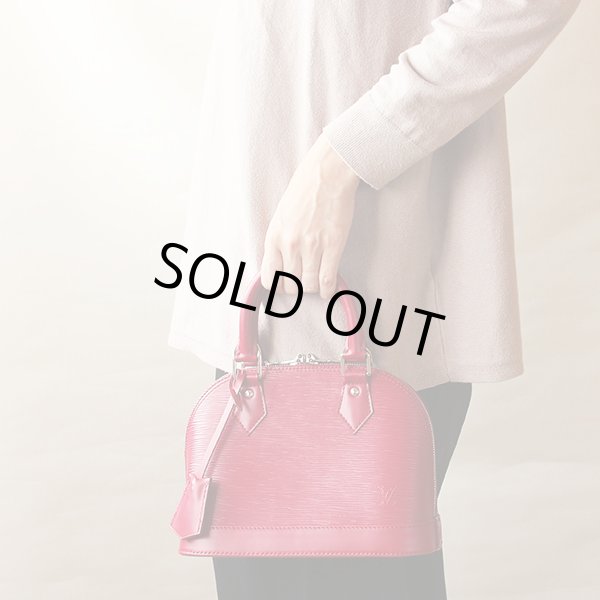 ルイ・ヴィトン　アルマBB M40851 フューシャ　持ったイメージ