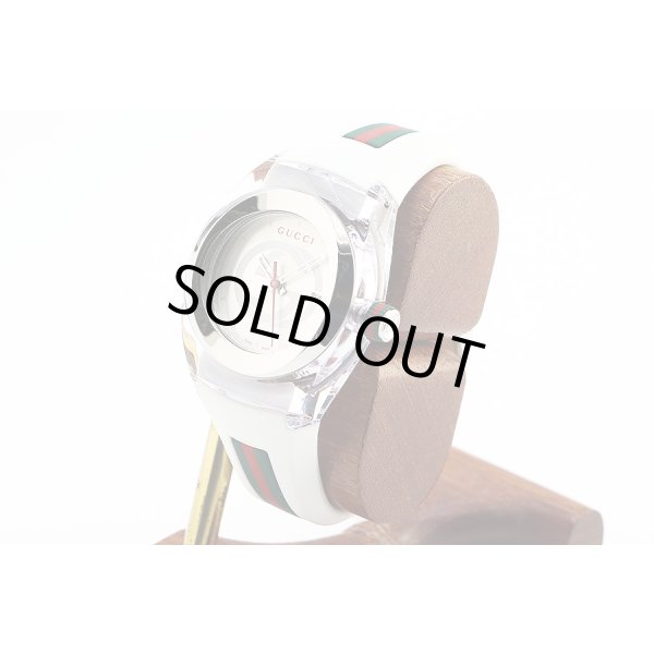 グッチ　１３７．３　ＳＩＮＣ　銀文字盤　サイド