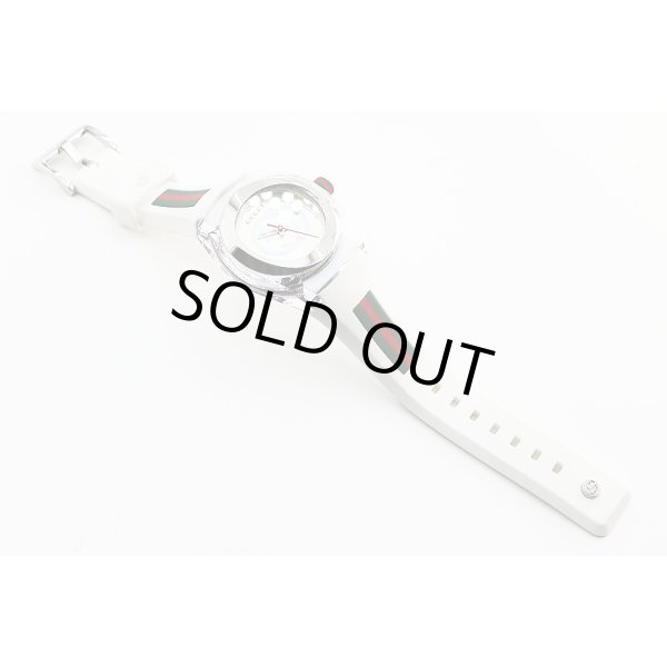 グッチ　１３７．３　ＳＩＮＣ　銀文字盤　ラバーベルト状態