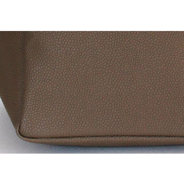 エルベシャプリエ　リュクス舟型トートM 707GP トープ／ヴィゴーニュ　底拡大