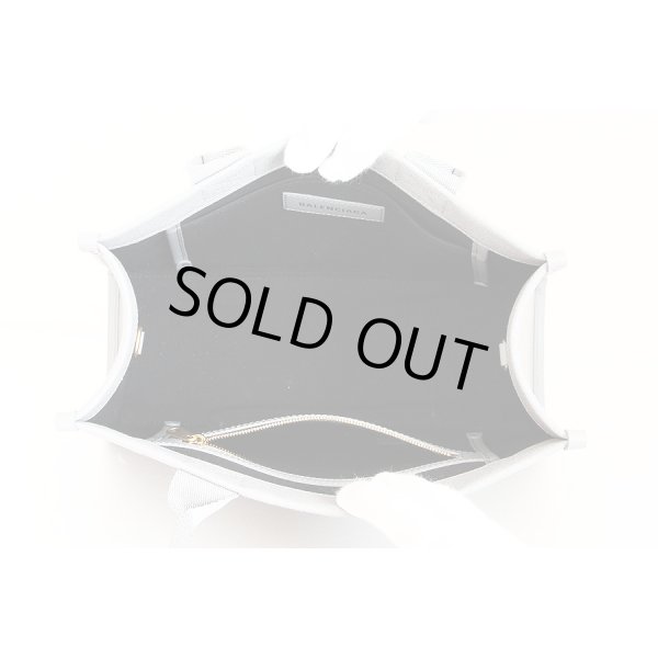 バレンシアガ　ハードウェア スモールトートバック 674102 1160 グレー　中身