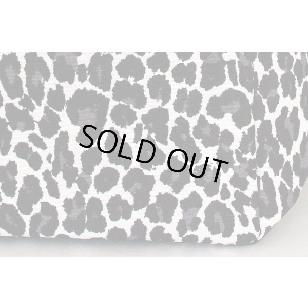 エルベシャプリエ　ナイロン舟型トートM 1027F パンサーブラン　底拡大