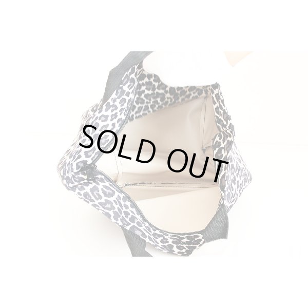 エルベシャプリエ　ナイロン舟型トートM 1027F パンサーブラン　中身