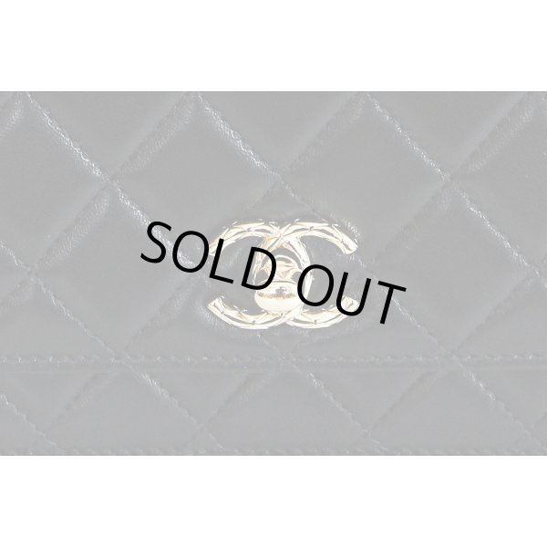 シャネル　チェーンウォレット A80982 ブラック／GP金具　表面拡大