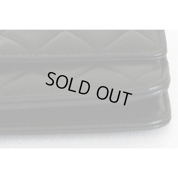 シャネル　チェーンウォレット A80982 ブラック／GP金具　底拡大