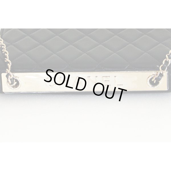 シャネル　チェーンウォレット A80982 ブラック／GP金具　プレート