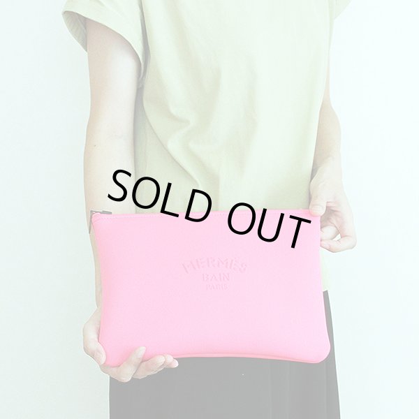 エルメス　ネオバンMM ピンク　持ったイメージ